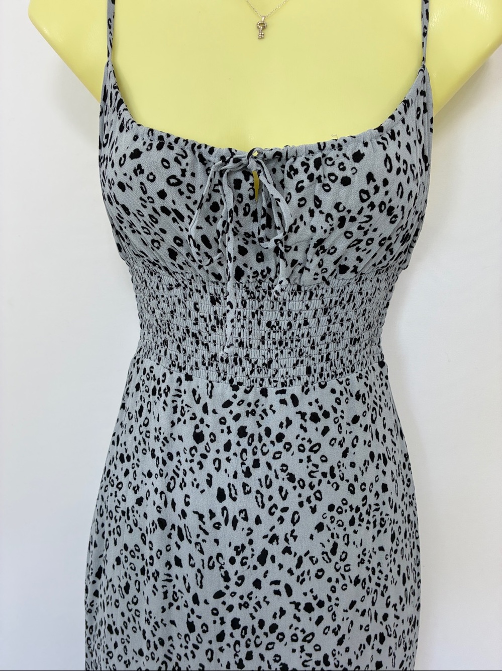 Reformation Dress Blue/Black  Leopard-Print Smocked Midi Dress Excellent 4 - Picture 2 of 8